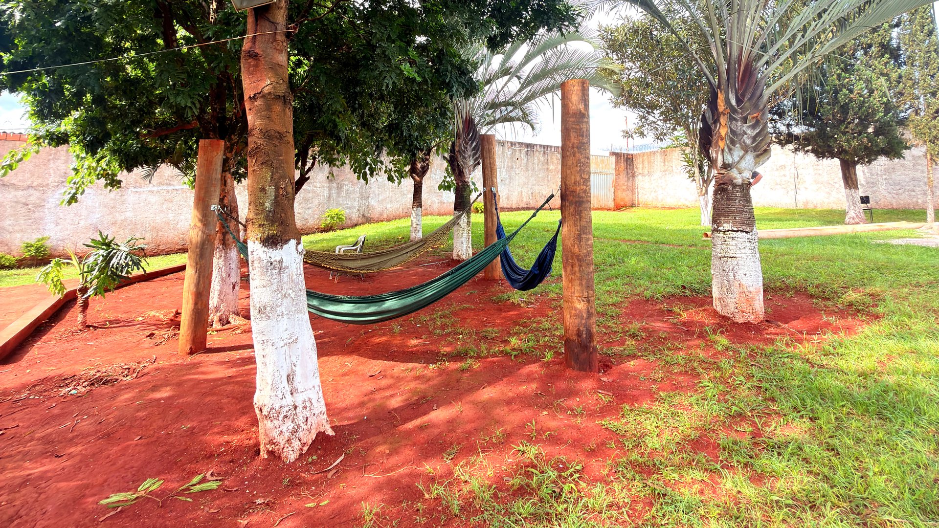Jardim da sede do Centro Lócus